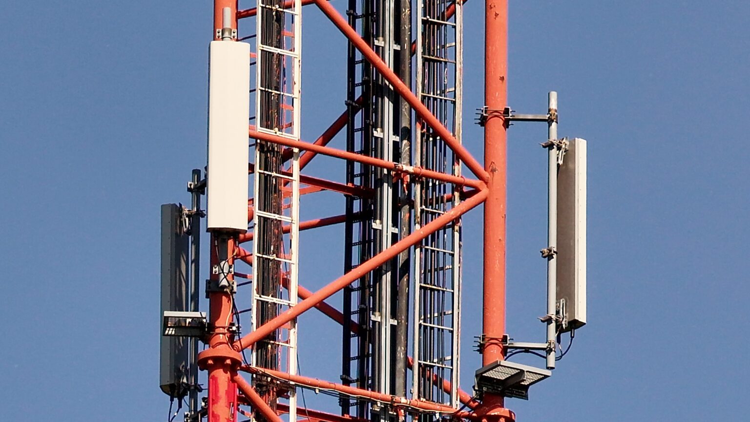 Inspekcja wieży telekomunikacyjnej z drona – monitoring stanu technicznego i fotogrametria infrastruktury