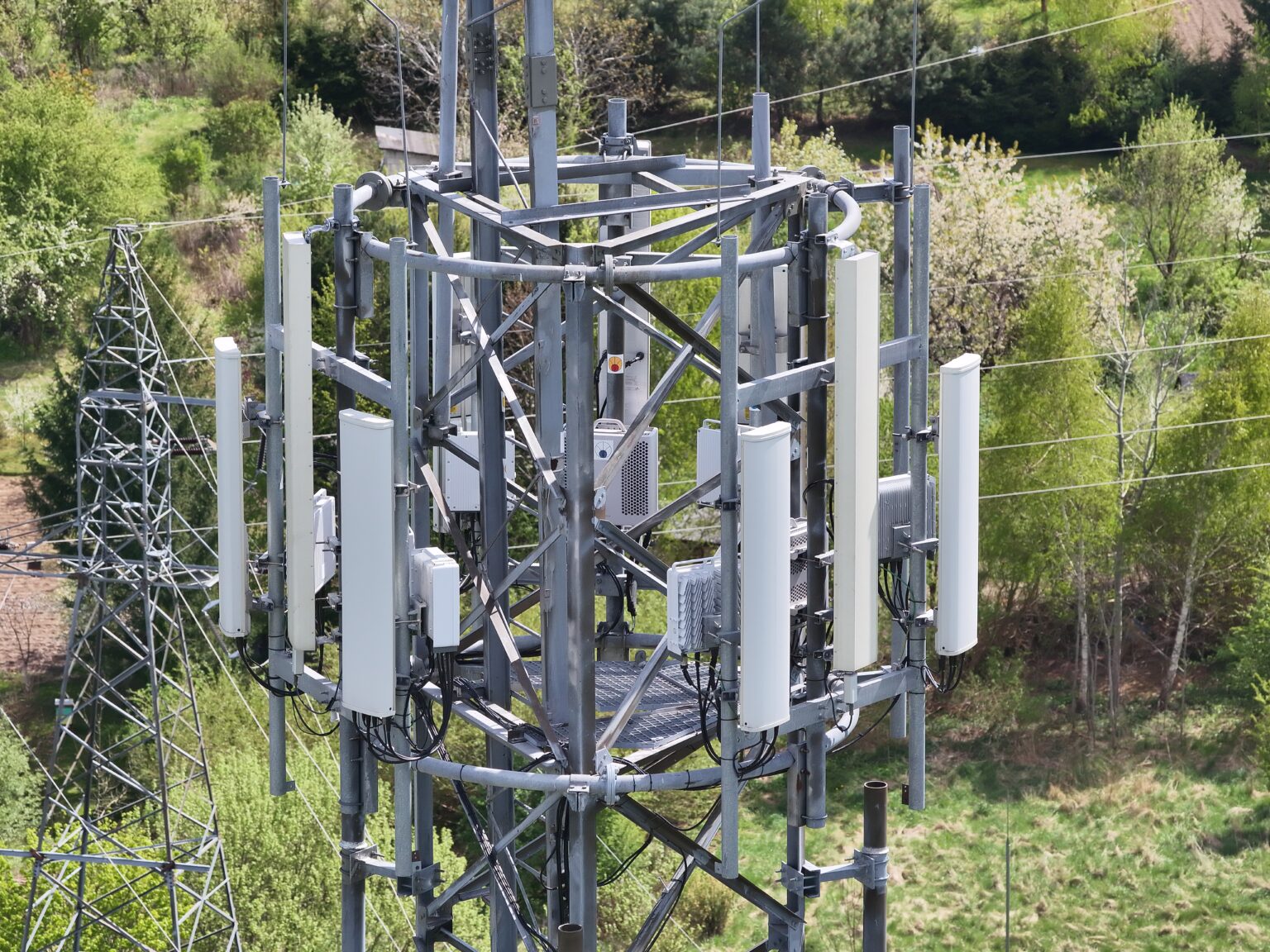 Inspekcja stacji BTS z drona – analiza stanu technicznego stacji bazowej