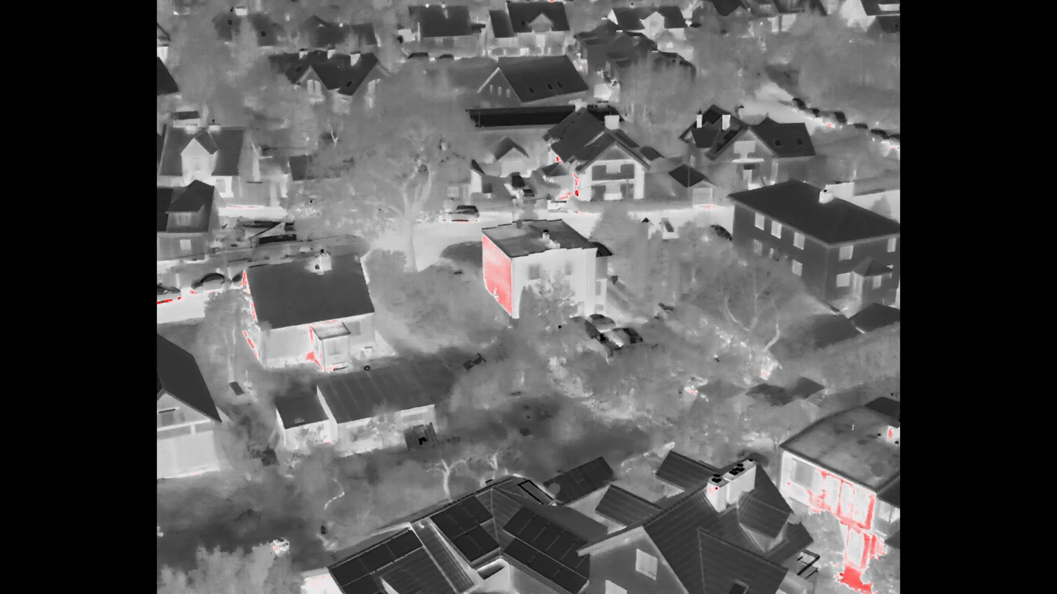 Inspekcja termowizyjna elewacji dronem – wykrywanie strat ciepła i problemów izolacyjnych